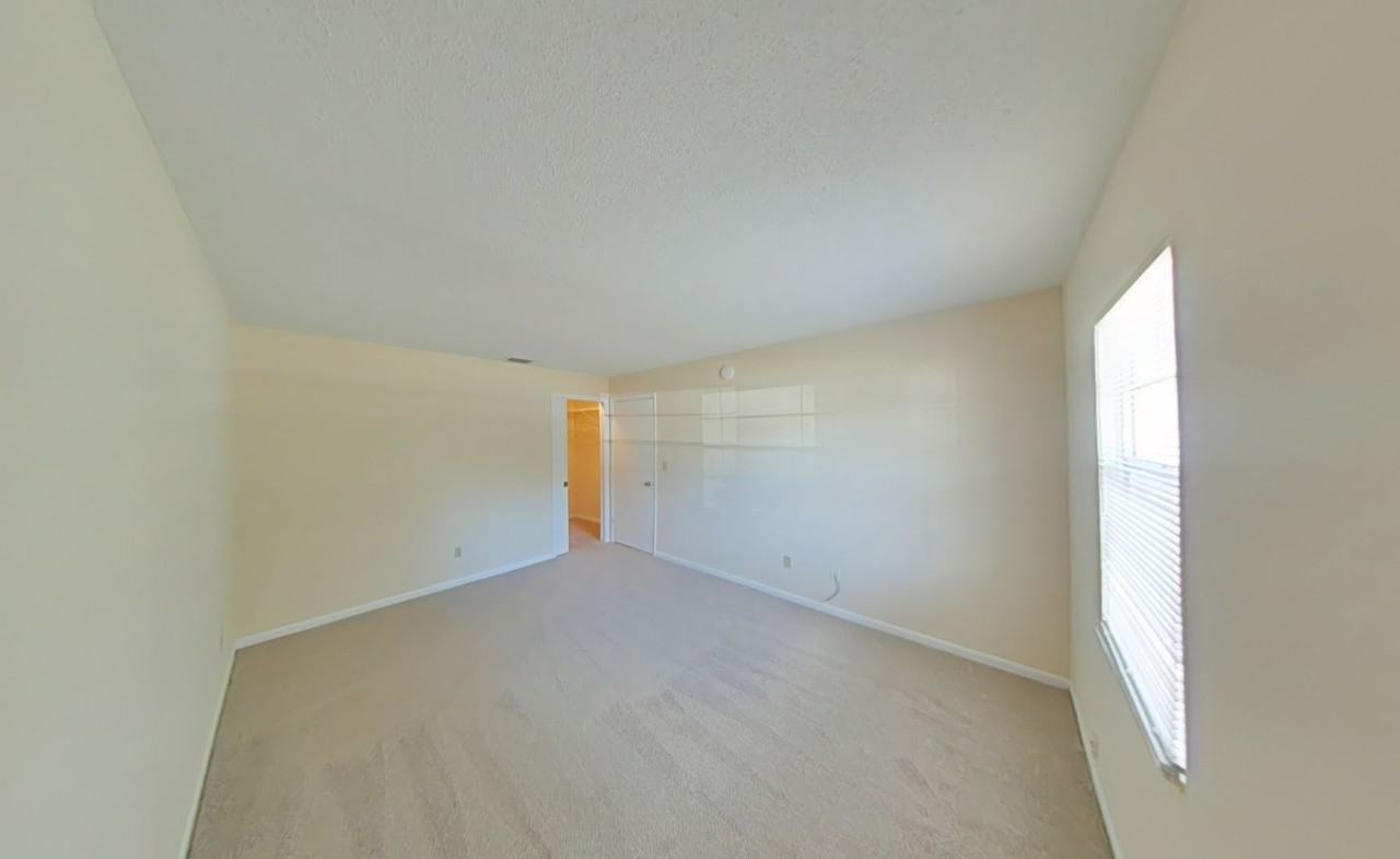 720 Ne 30th Ave #U - Photo 7 of 9