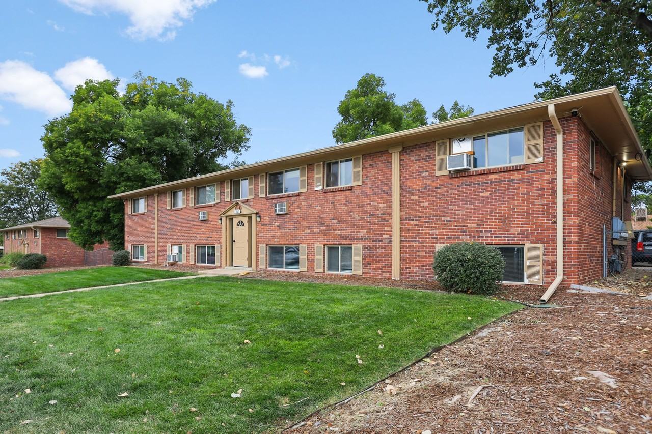 Field St Apartments - Photo 2 of 15