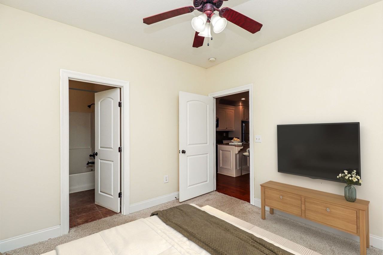 848 North St - Photo 6 of 14