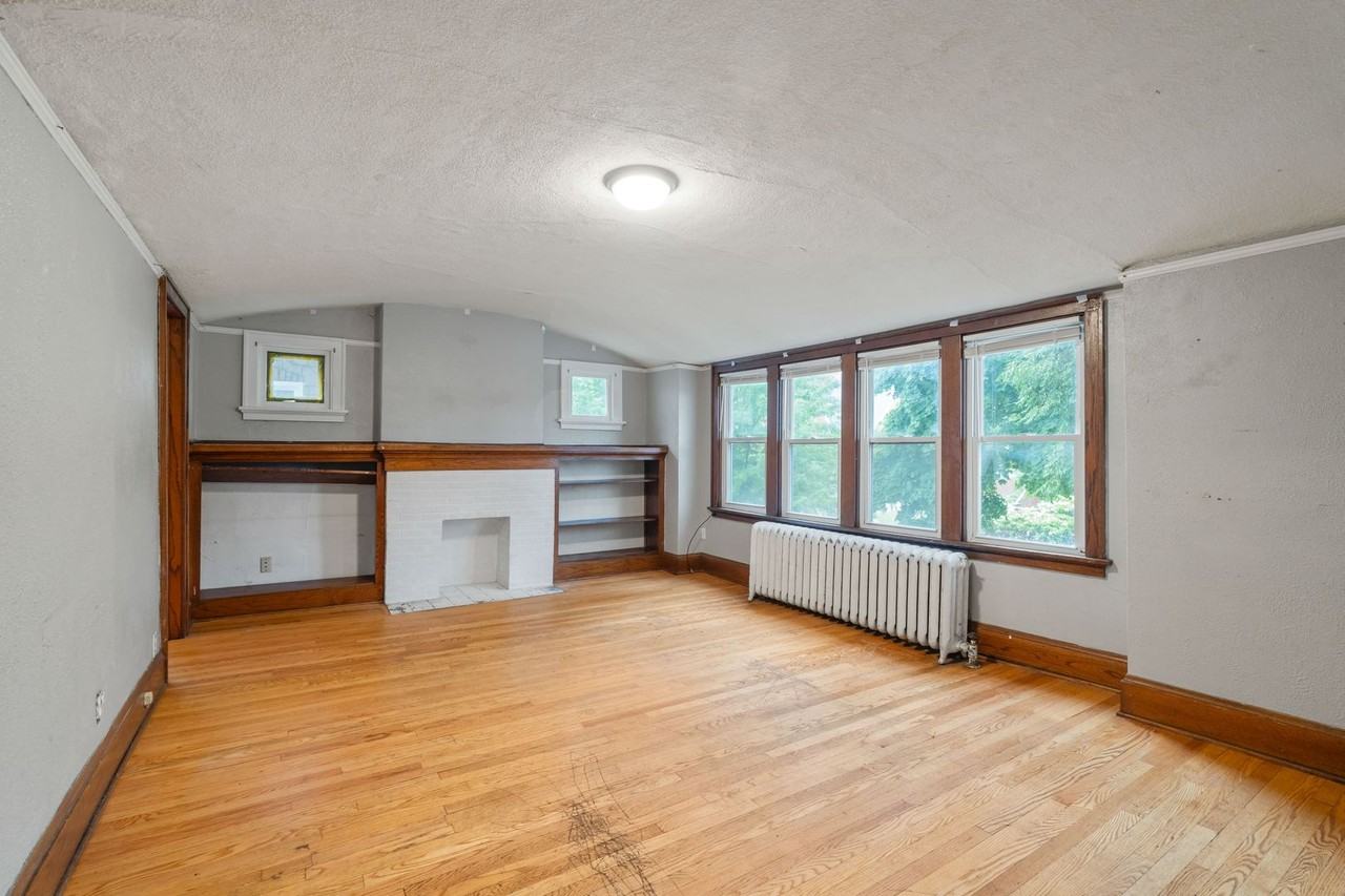 3372 N Downer Ave - Photo 5 of 30