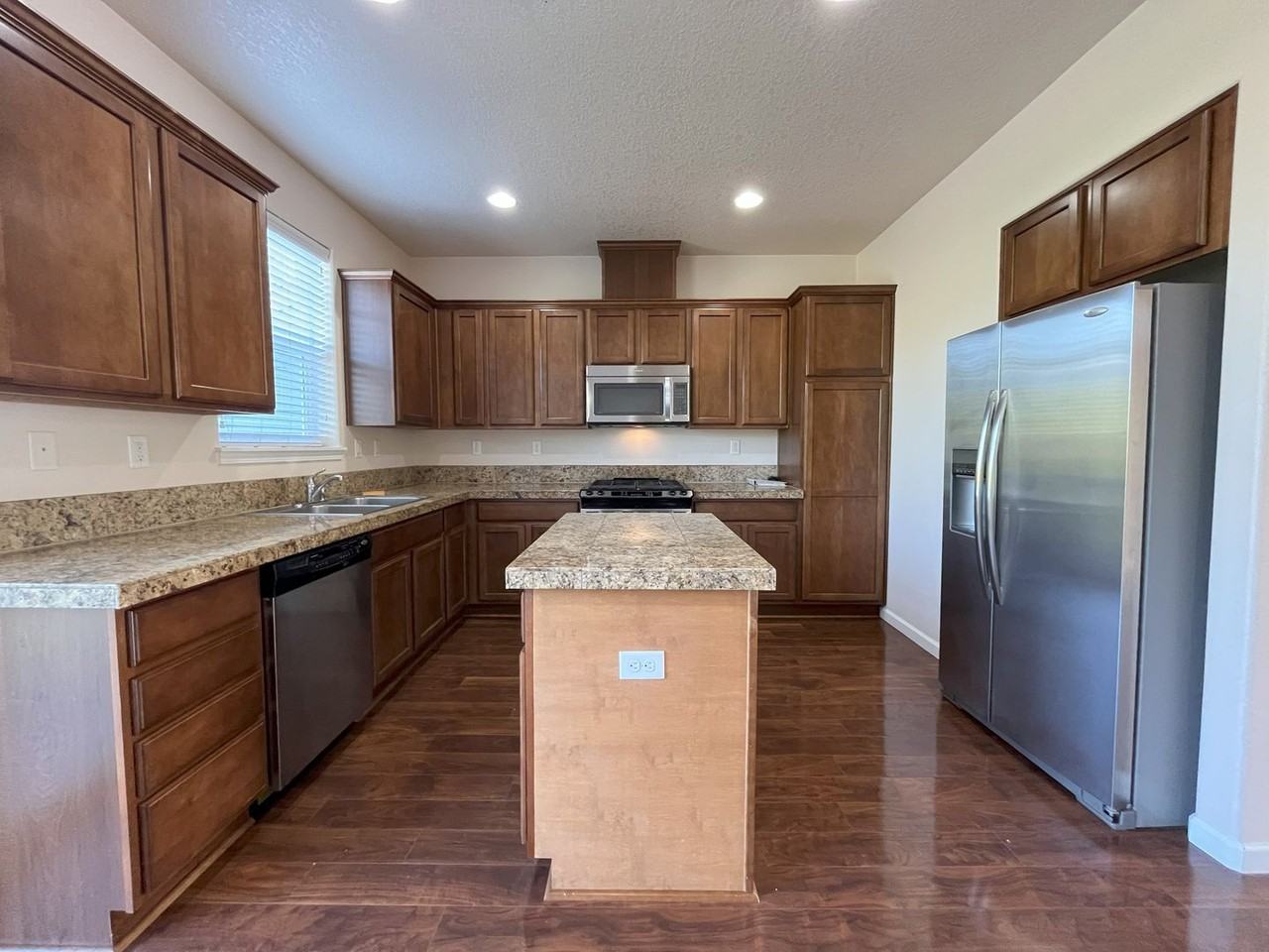 10973 Sw Sage Ter - Photo 4 of 36