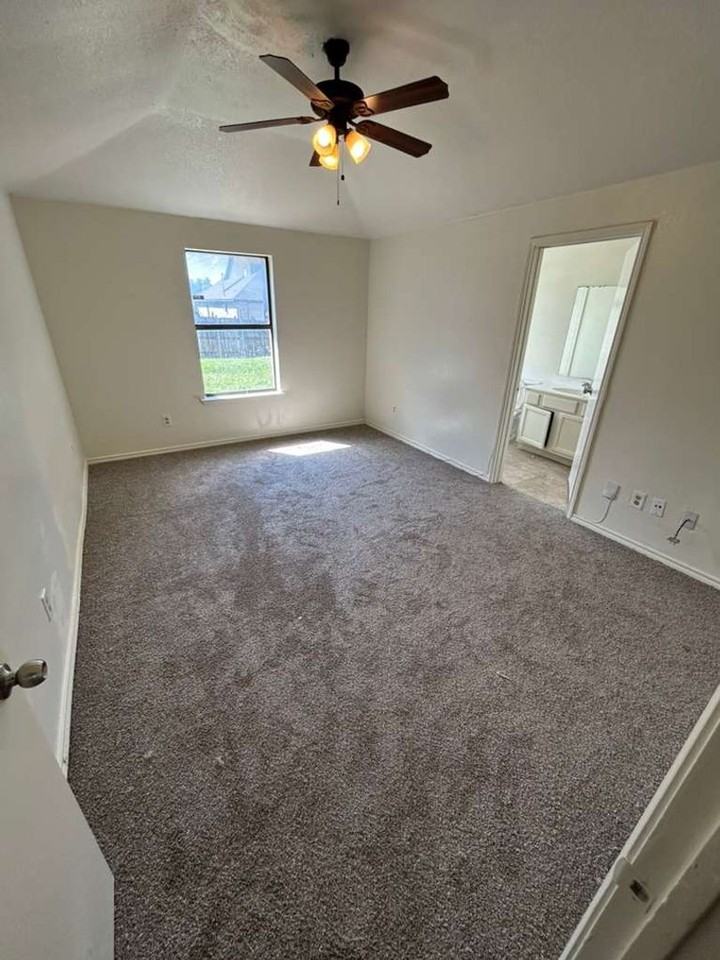 11802 James Dr - Photo 7 of 11