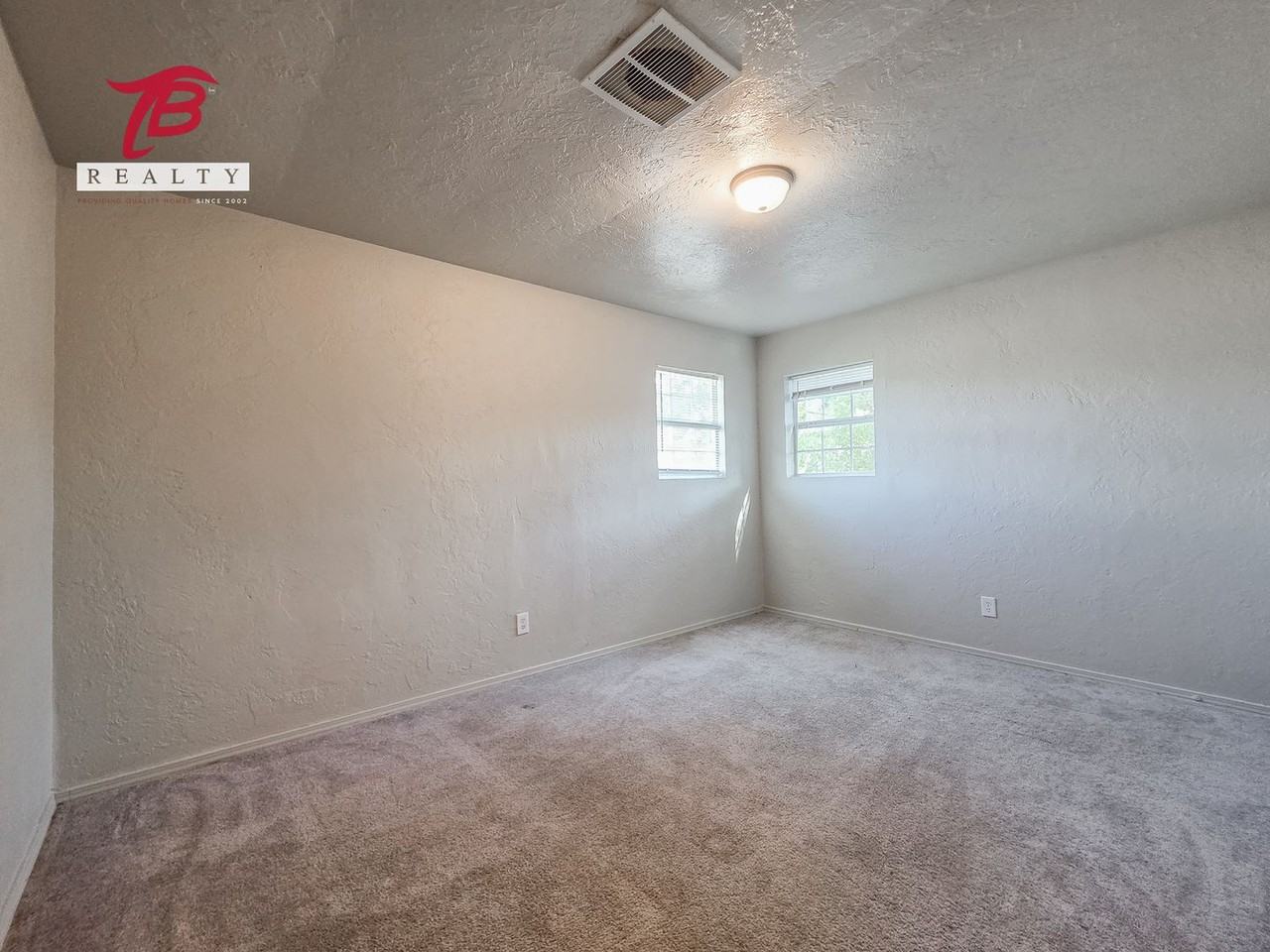 3332 Sw 47th St - Photo 6 of 25