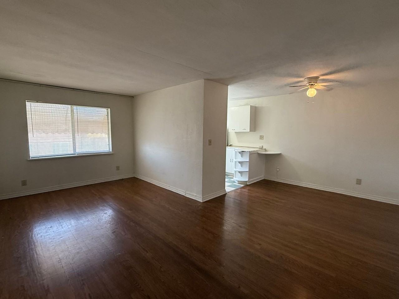 1744 Nw 17th St - Photo 5 of 13