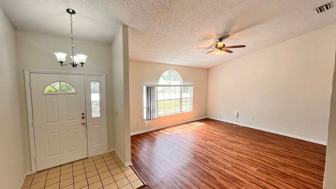 23 Winding Woods Trl - Photo 3 of 47