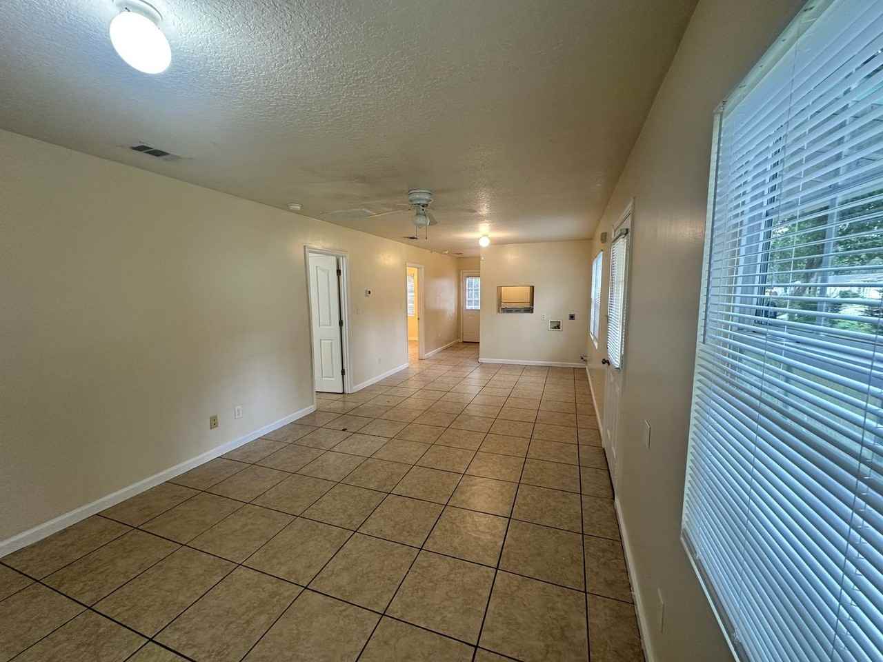 815 E Brookwood Pl - Photo 2 of 15