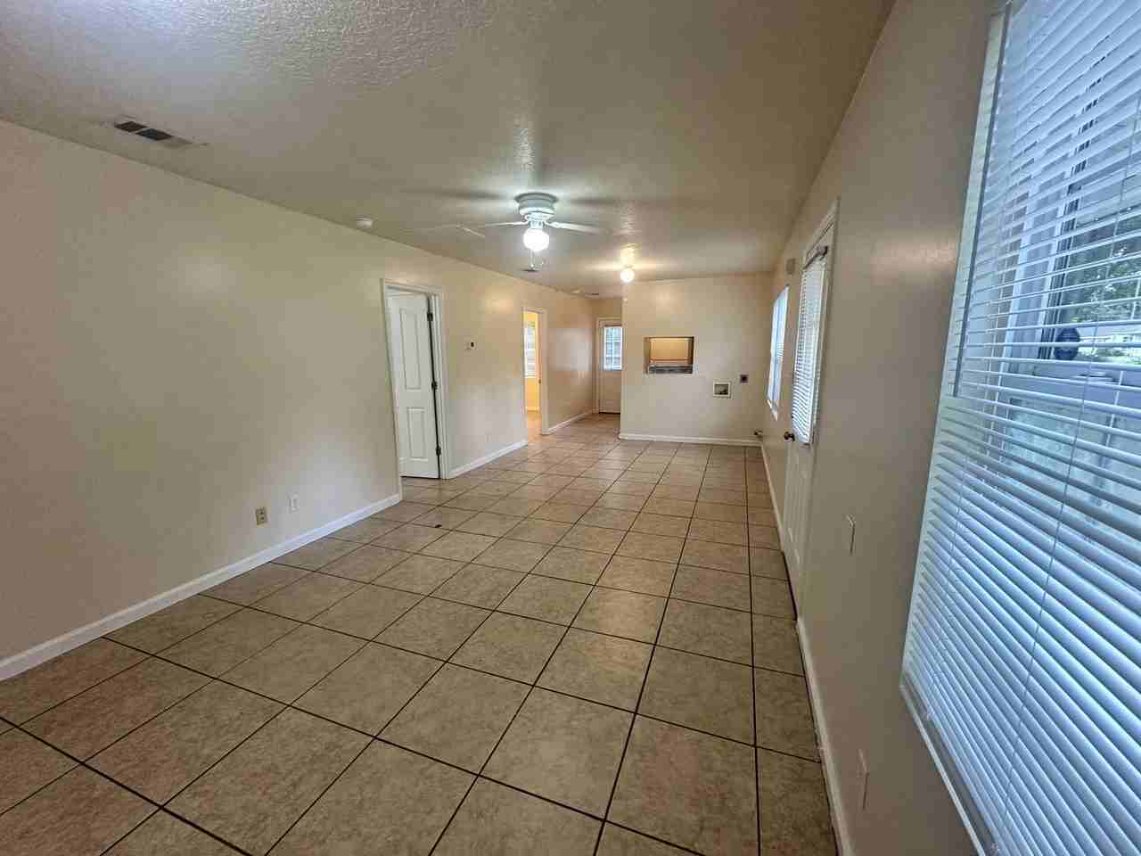 815 E Brookwood Pl - Photo 3 of 15