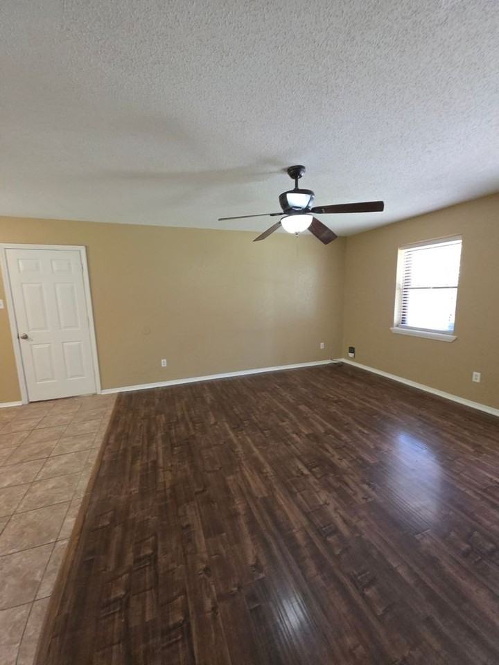 1207 South Ithaca Avenue - Photo 2 of 17