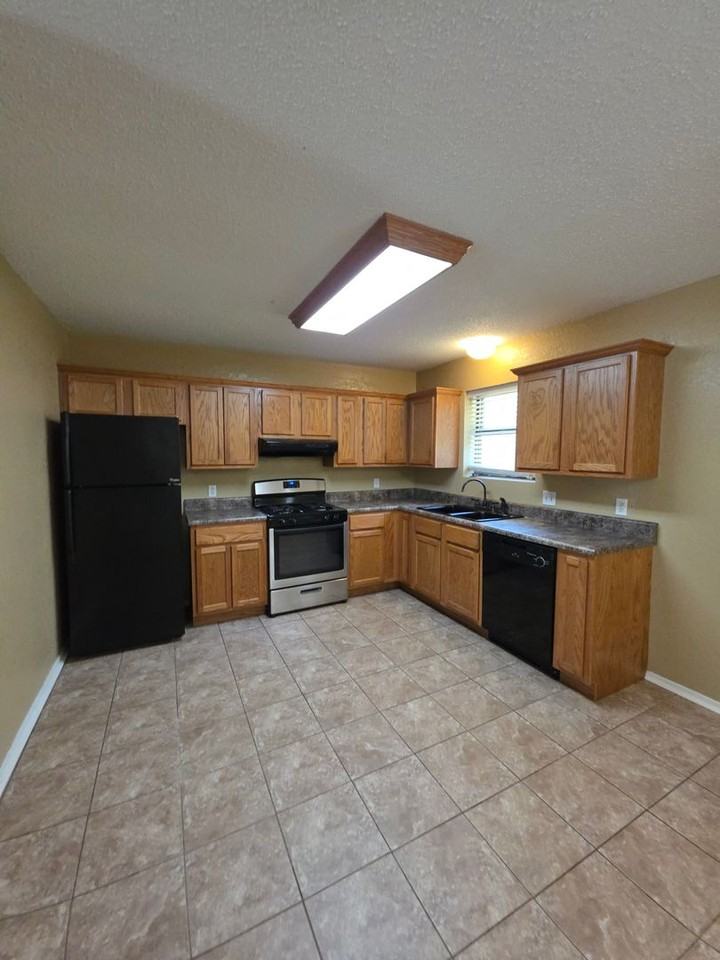 1207 South Ithaca Avenue - Photo 5 of 17