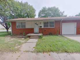 102 S Mount Carmel St - Photo 1 of 1