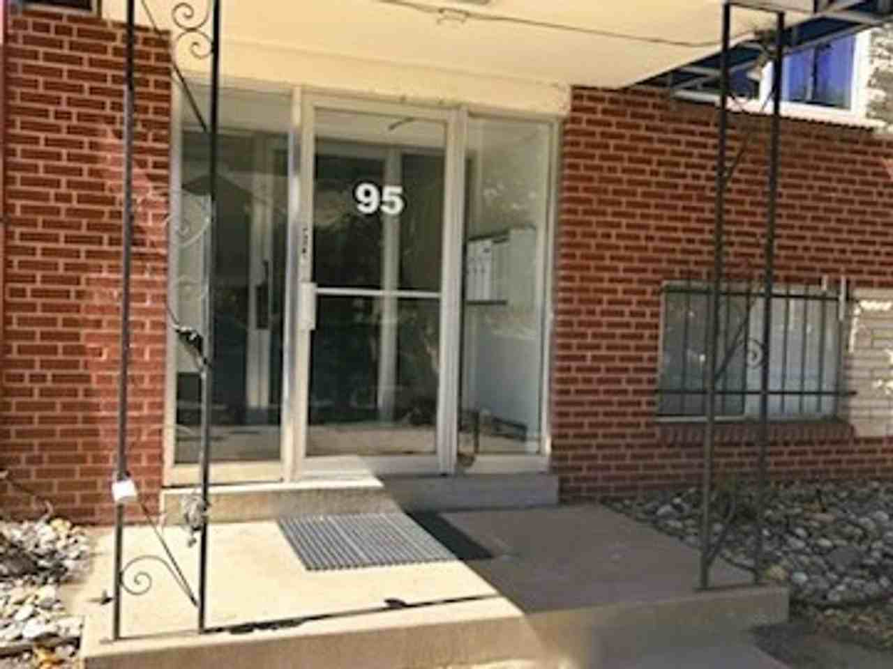 95 N Clarkson St Carolyn Arms Apartments - Photo 2 of 17