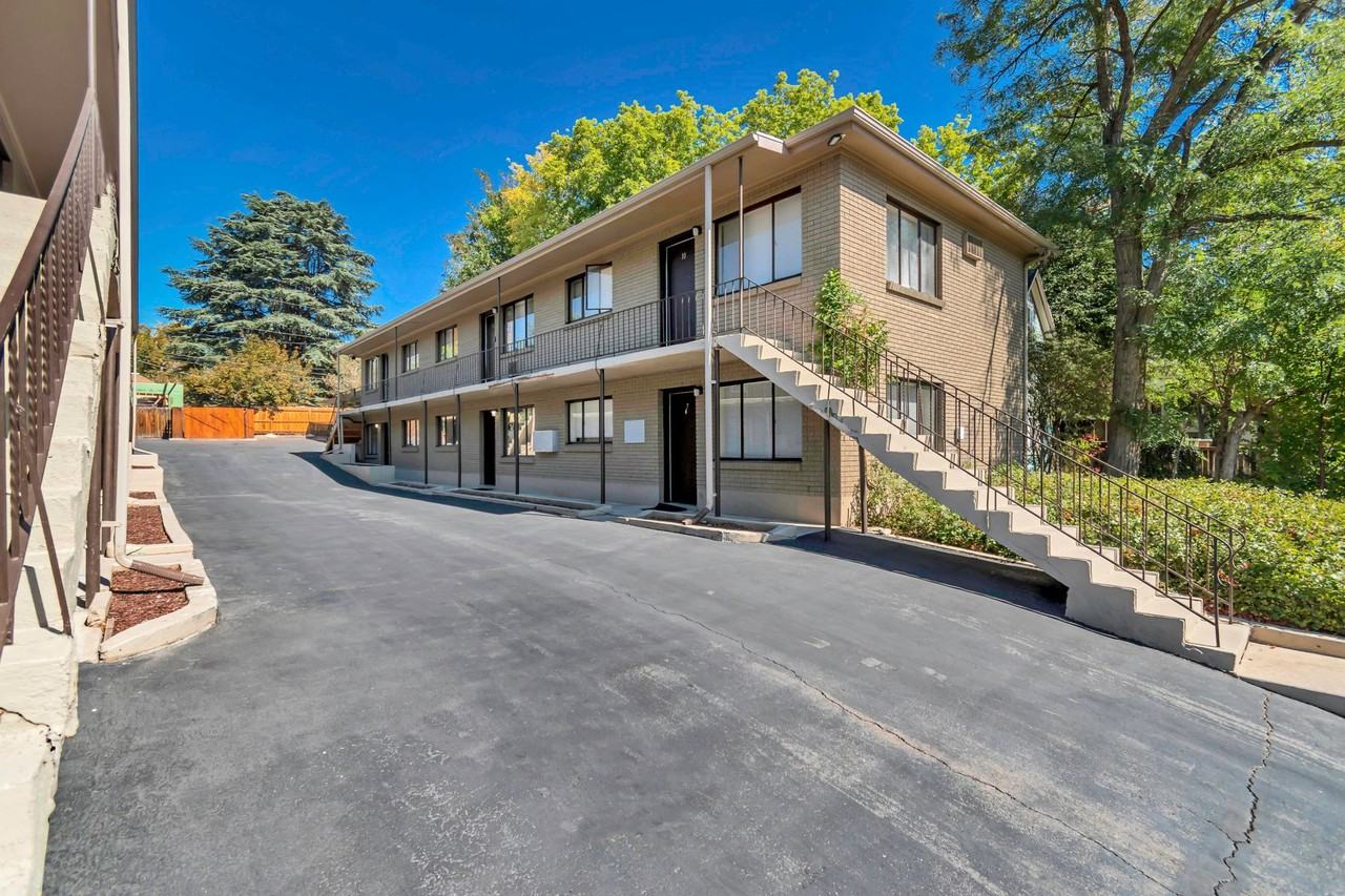 First Avenue Apartments - Photo 4 of 7