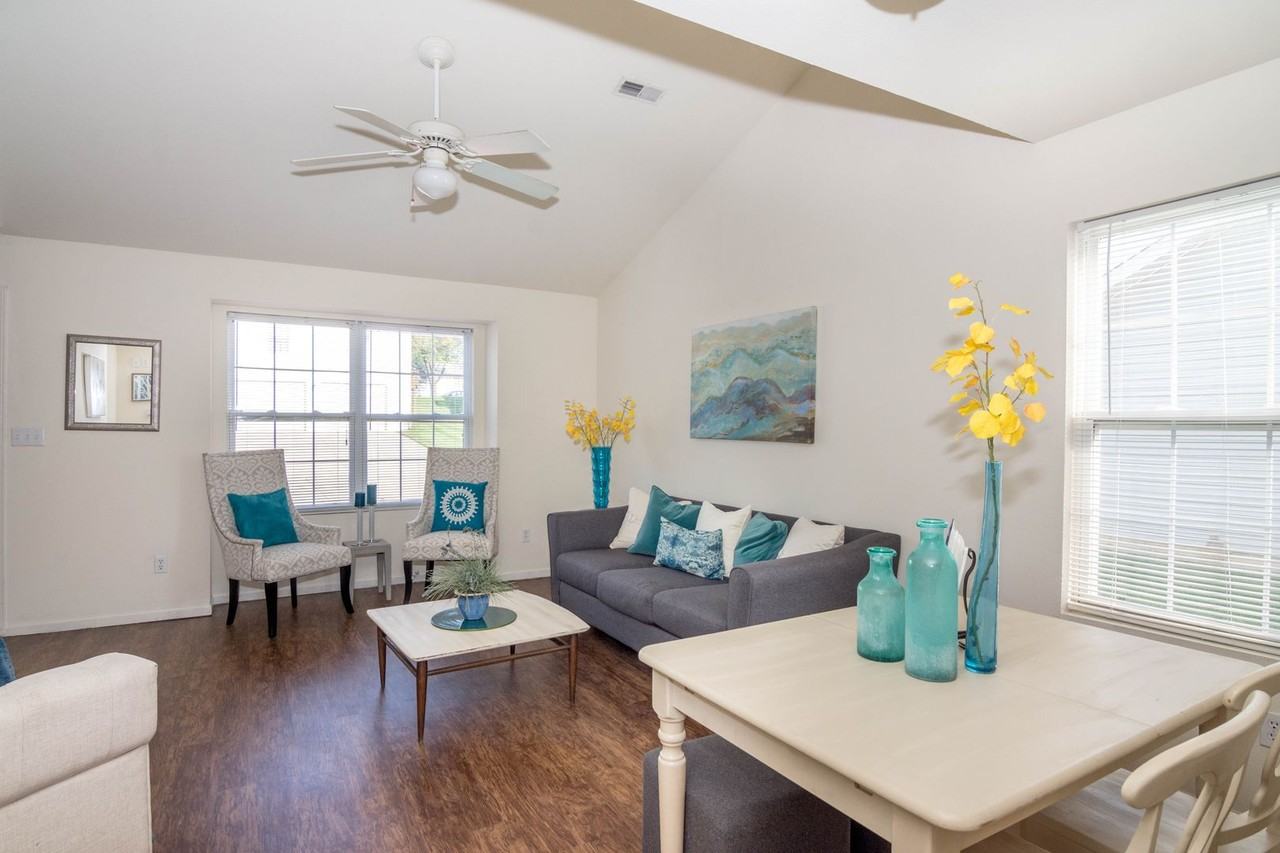 5 E Green Meadows Rd #17B - Photo 3 of 20