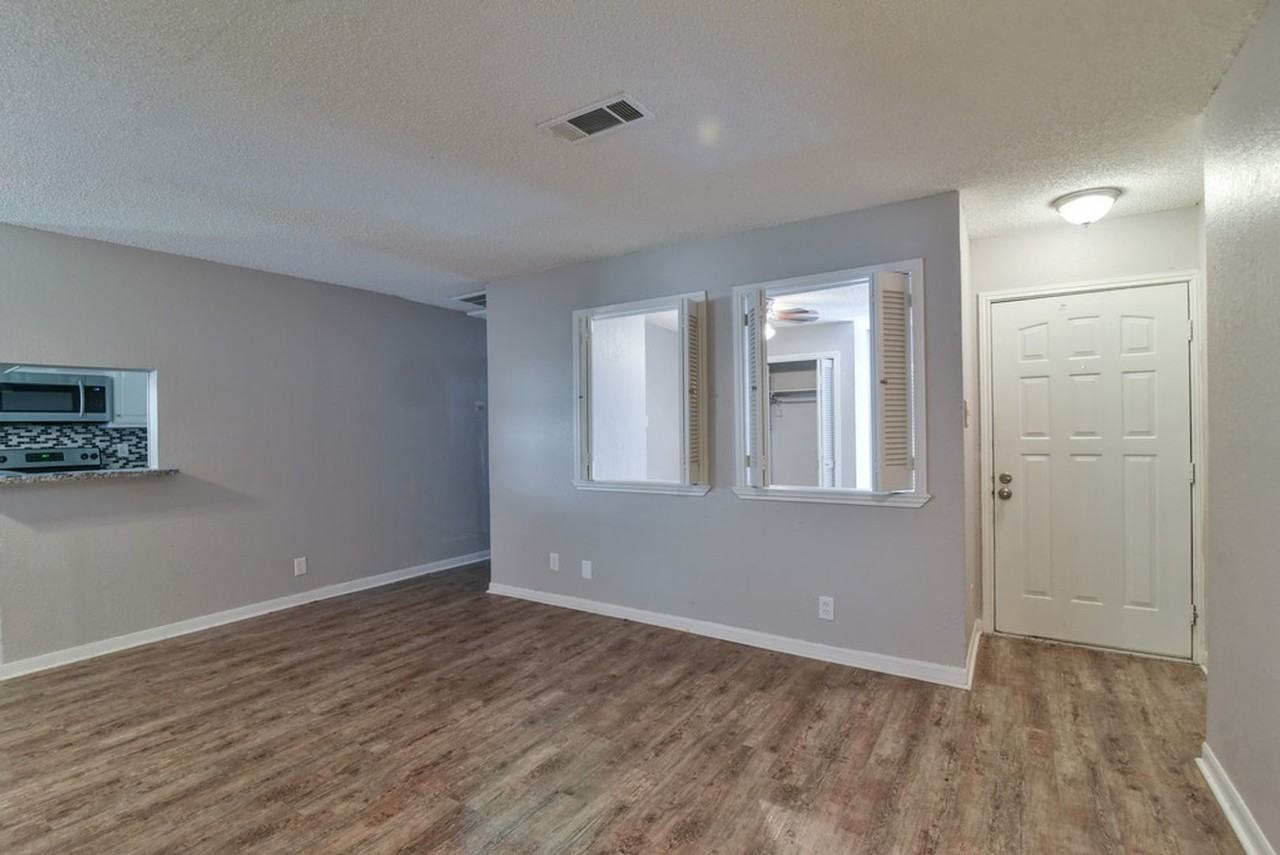 1906 Emerald Pl #1214 - Photo 5 of 34