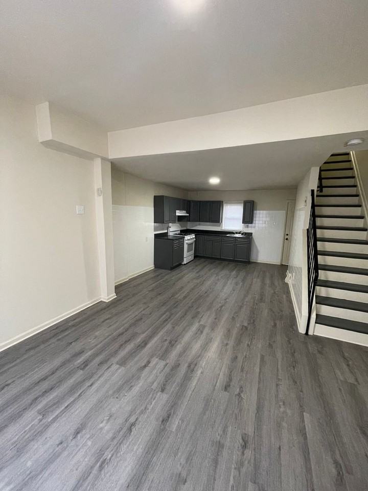 2441 N 5th St - Photo 2 of 16