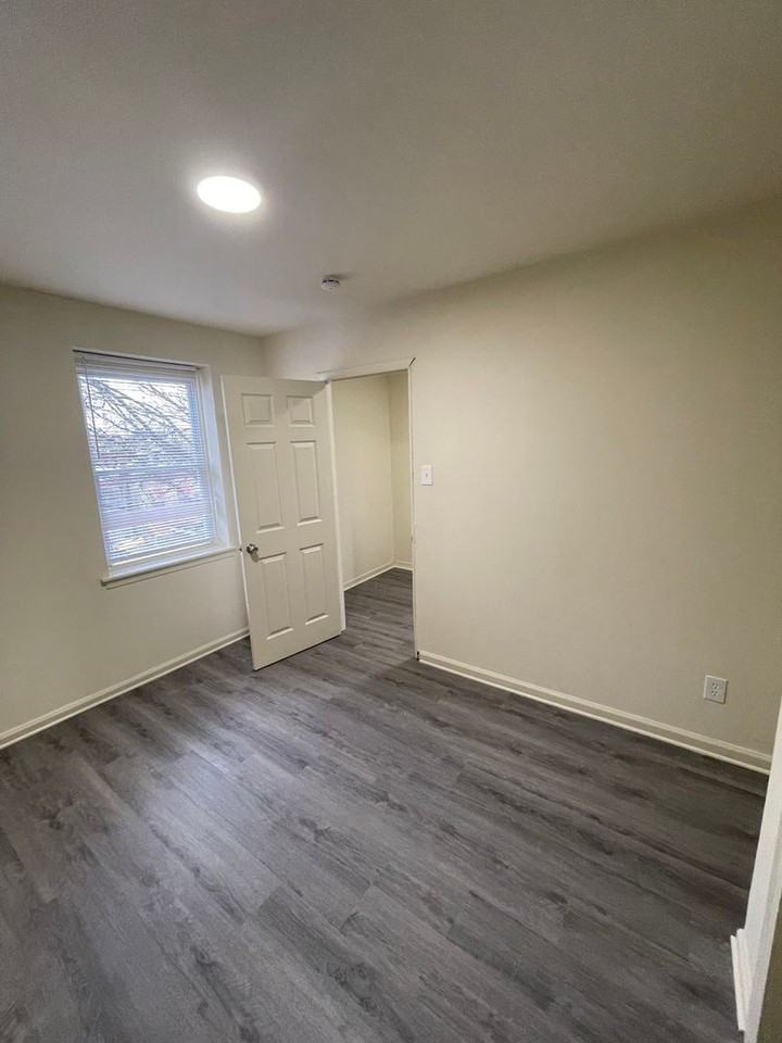 2441 N 5th St - Photo 4 of 16