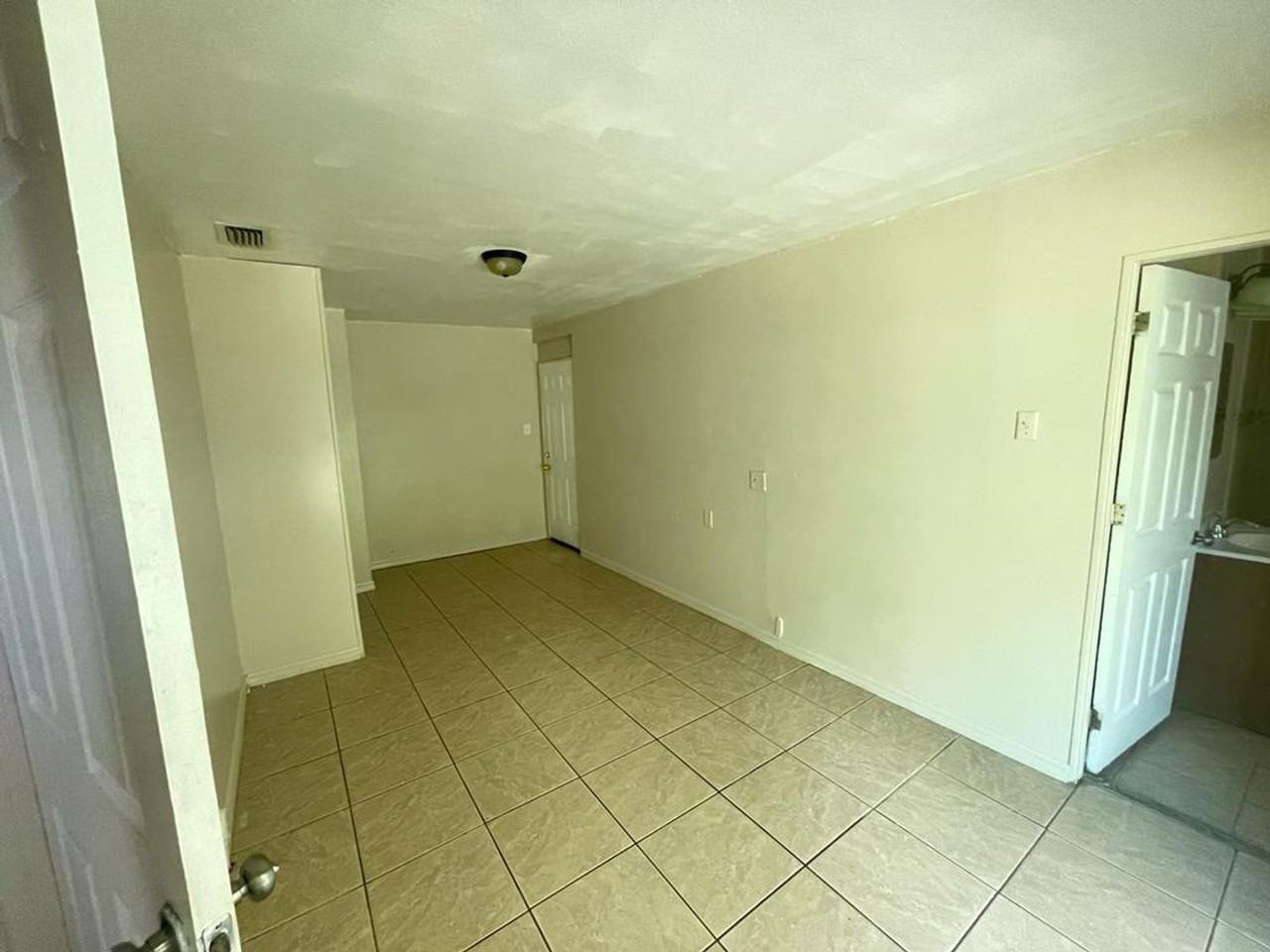 202 6th Jpv St - Photo 6 of 17