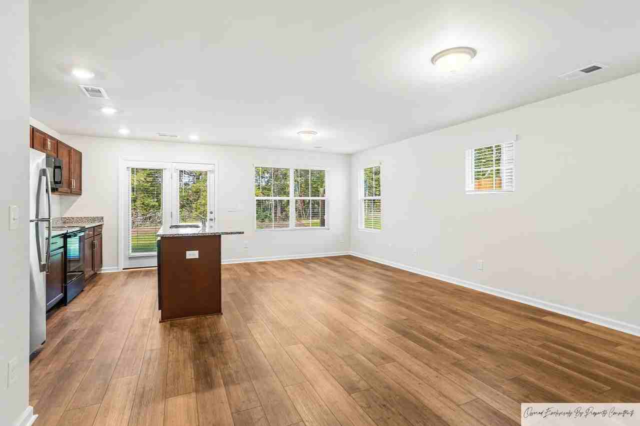 441 Pepperbush Lane - Photo 5 of 31