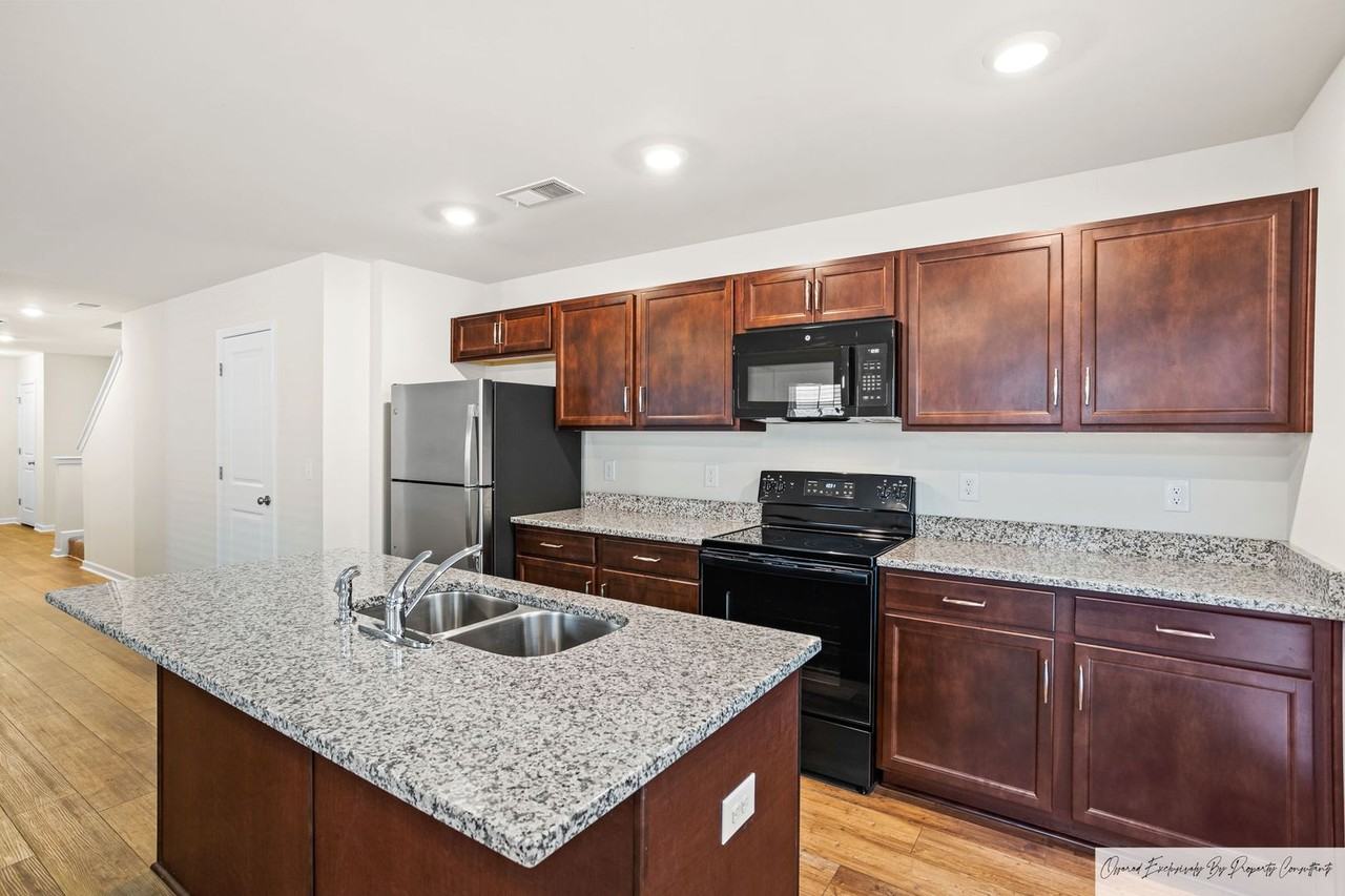 441 Pepperbush Lane - Photo 7 of 31