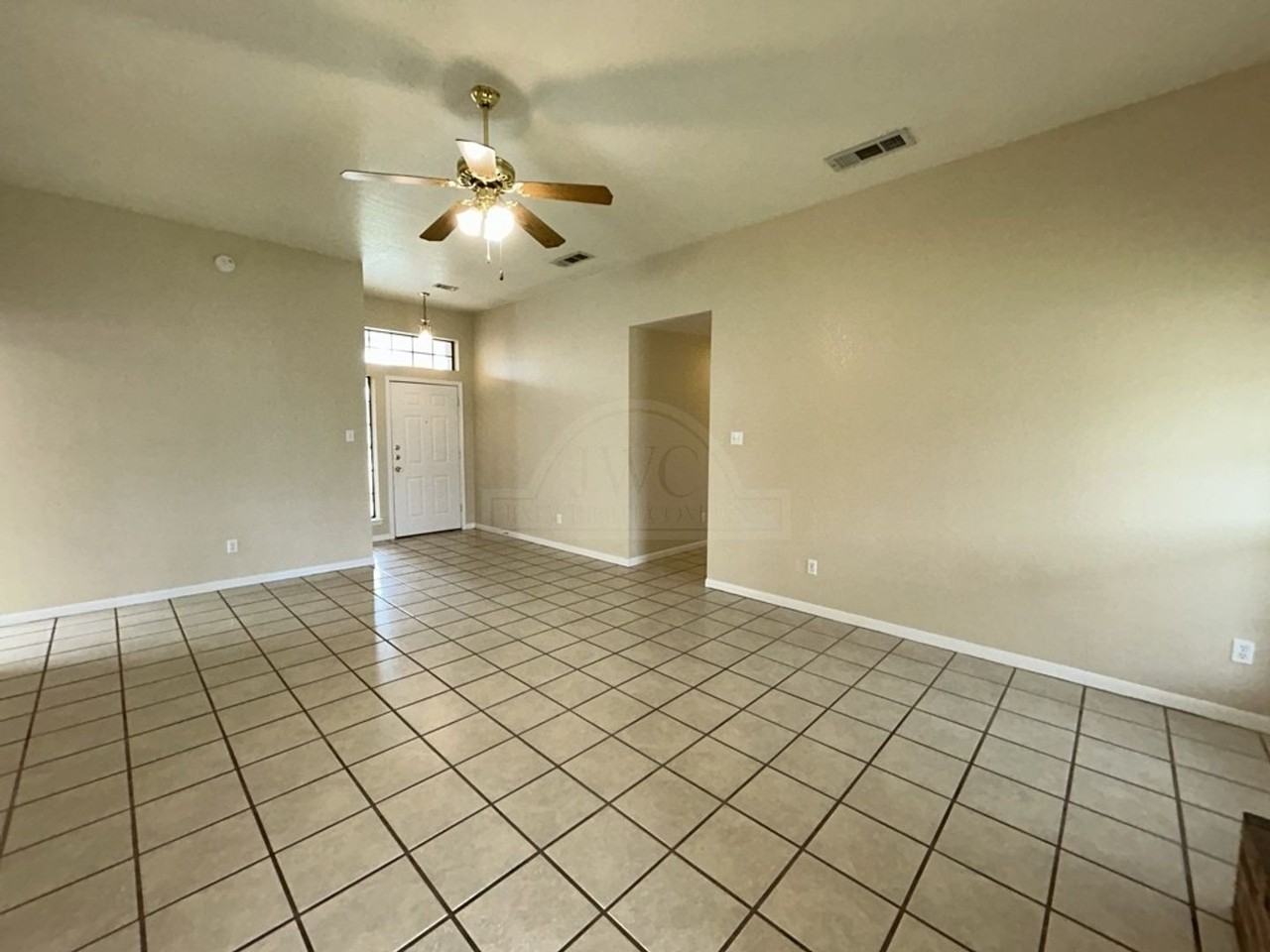 405 Diana Ln - Photo 3 of 27