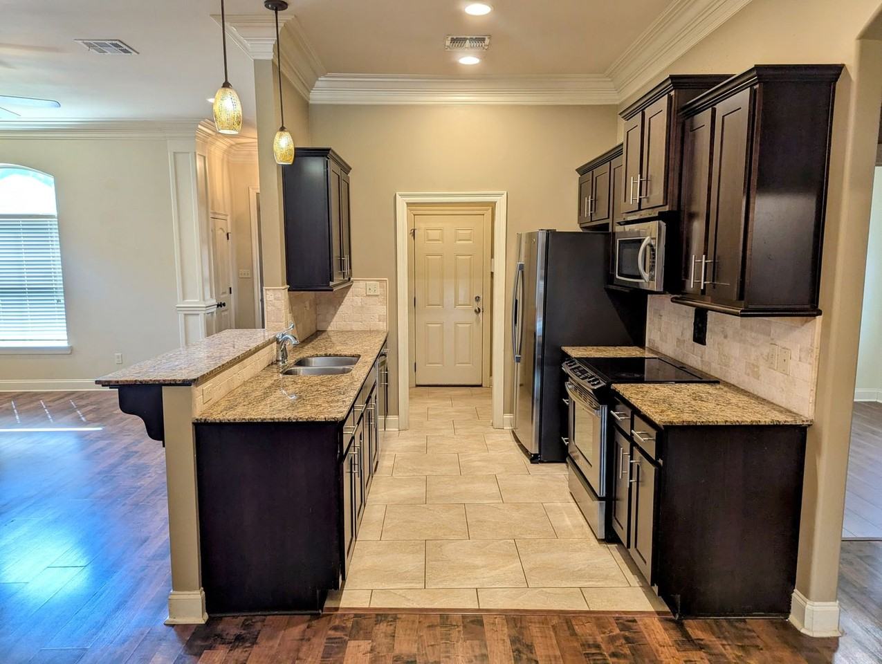 406 Milton Estates Ln - Photo 4 of 22