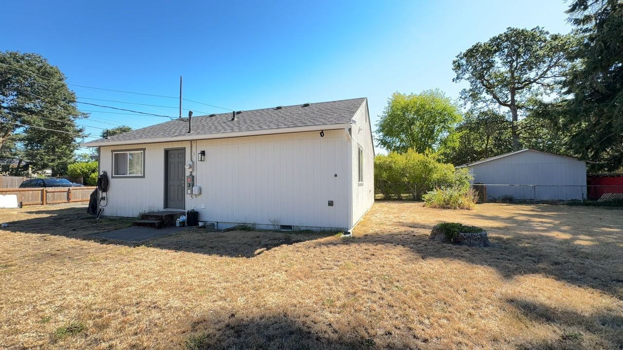 9826 119th St Sw - Photo 3 of 12