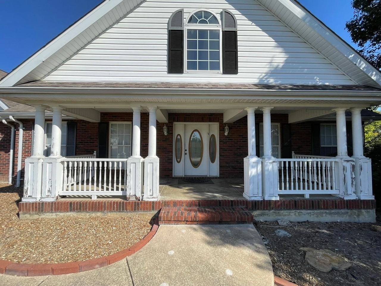 405 Bluff Dr - Photo 3 of 23