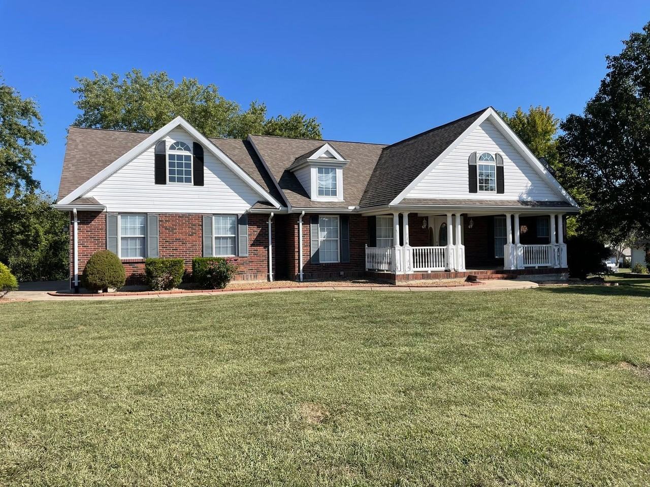 405 Bluff Dr - Photo 2 of 23