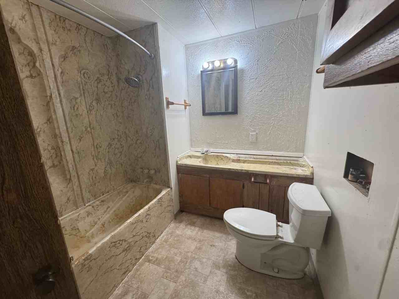 595 Sw Birch Pl #C - Photo 6 of 10