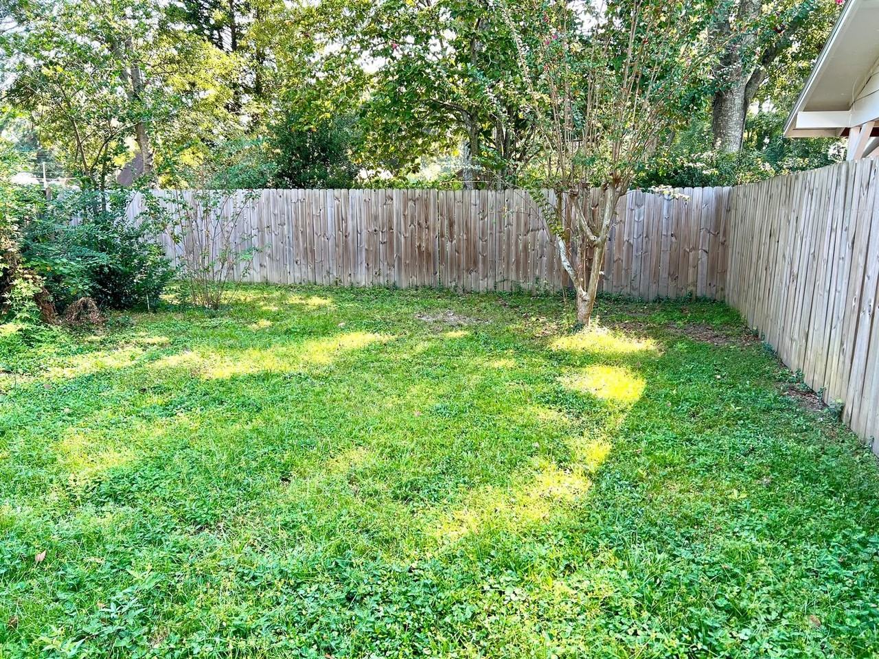 2121 Woodhillcrest Dr - Photo 3 of 3