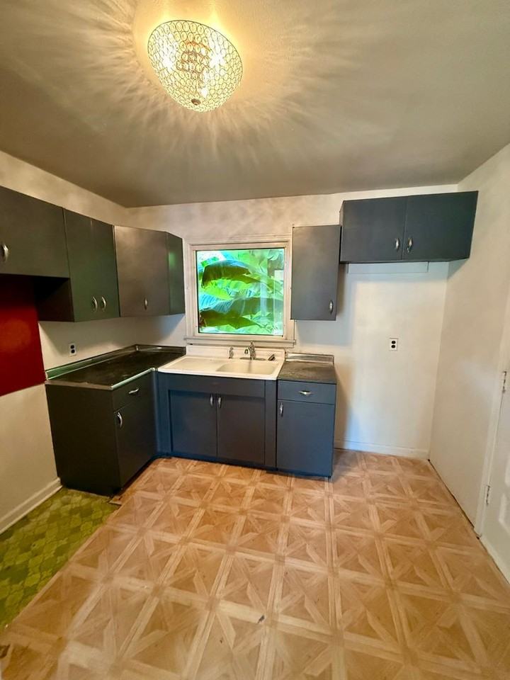 402 Ash St - Photo 4 of 6