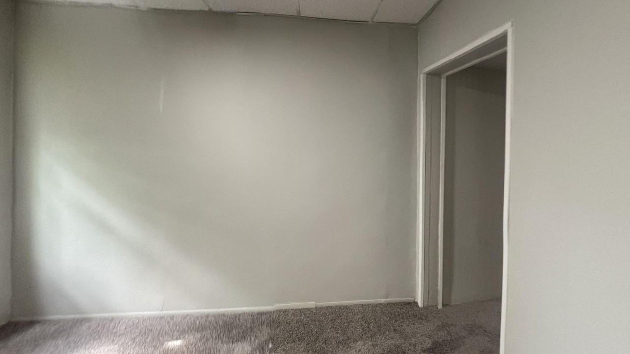 6152 Glenmore Avenue - Photo 7 of 13