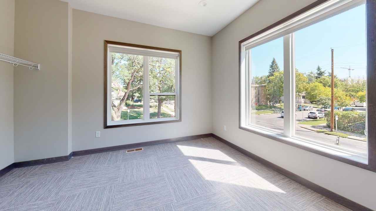 1014 4th St SE - Photo 2 of 8