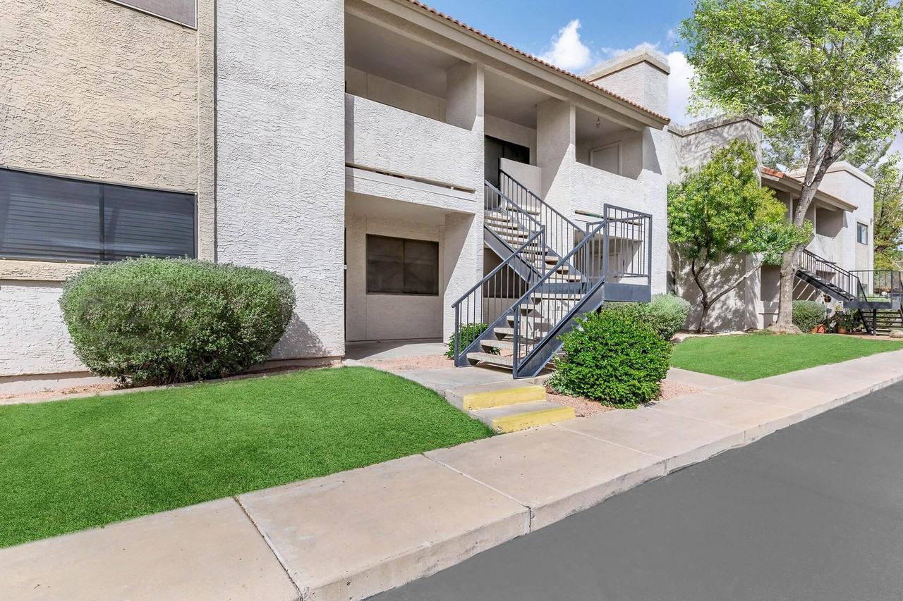 Marabrisa Condominiums - Photo 7 of 39