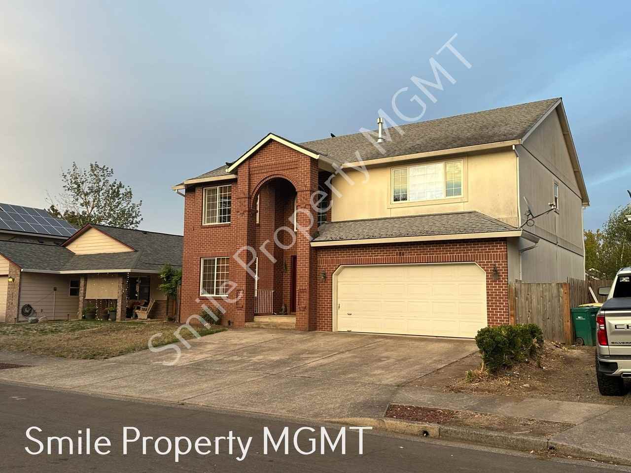2568 Sw Hewitt Ave - Photo 2 of 28