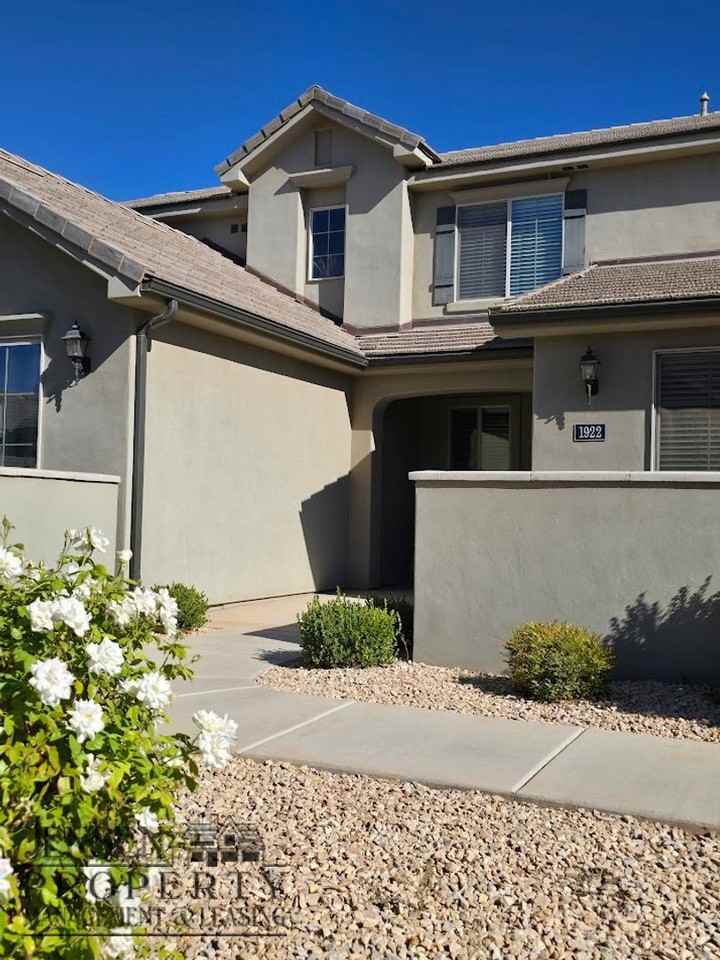 1922 E Respite Ln - Photo 4 of 31