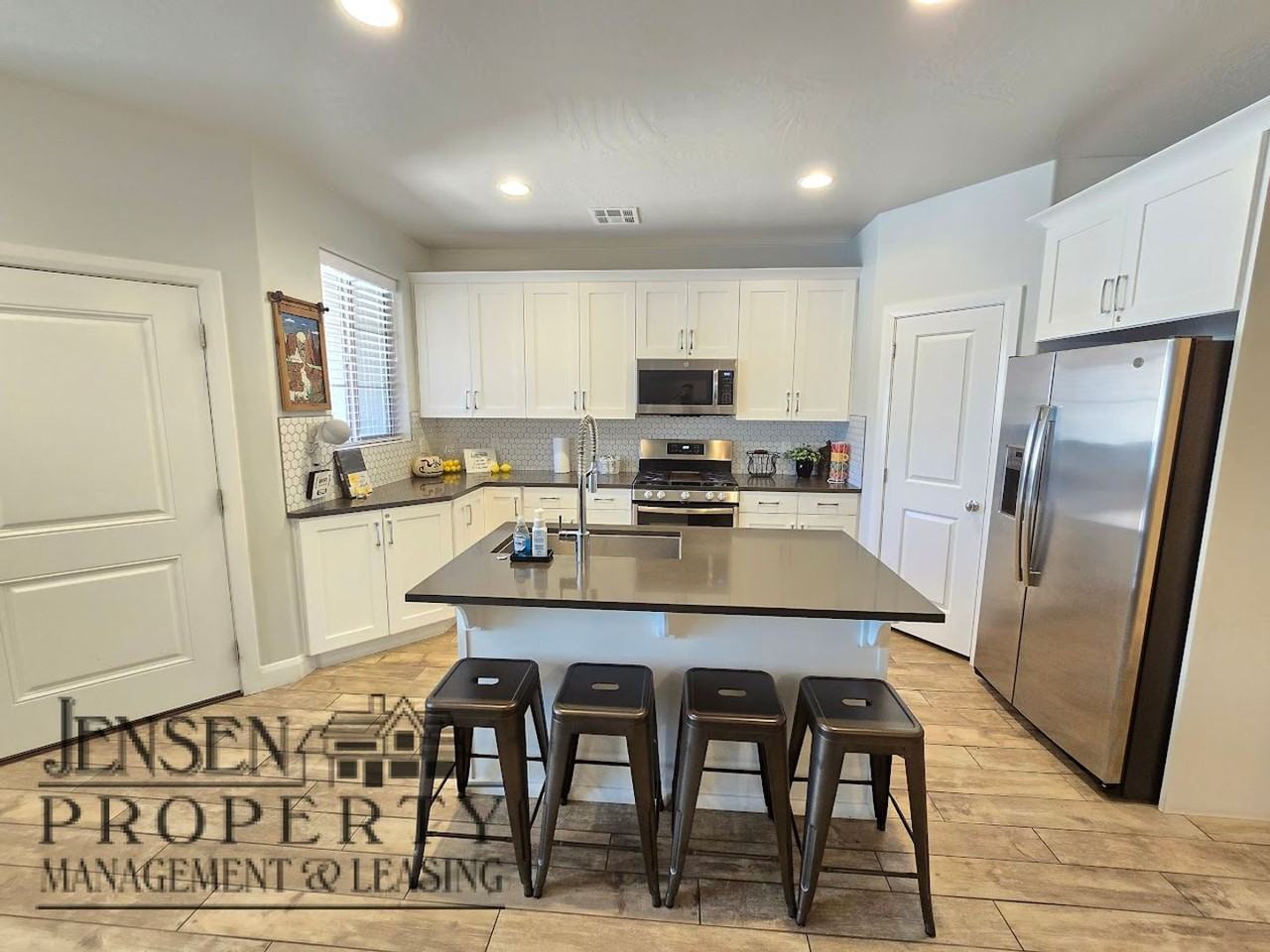 1922 E Respite Ln - Photo 7 of 31