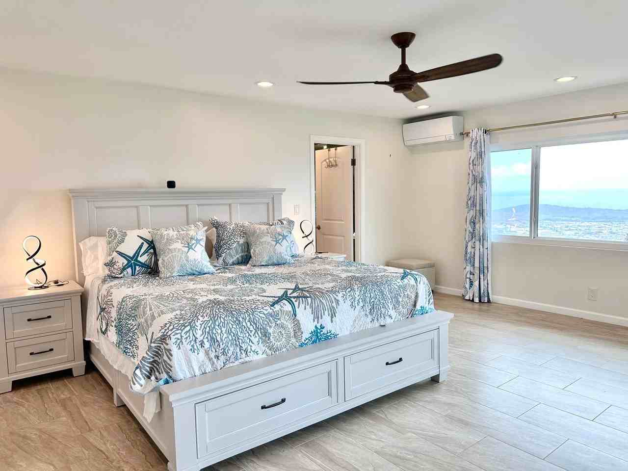 1034 Kaumoku St - Photo 2 of 40