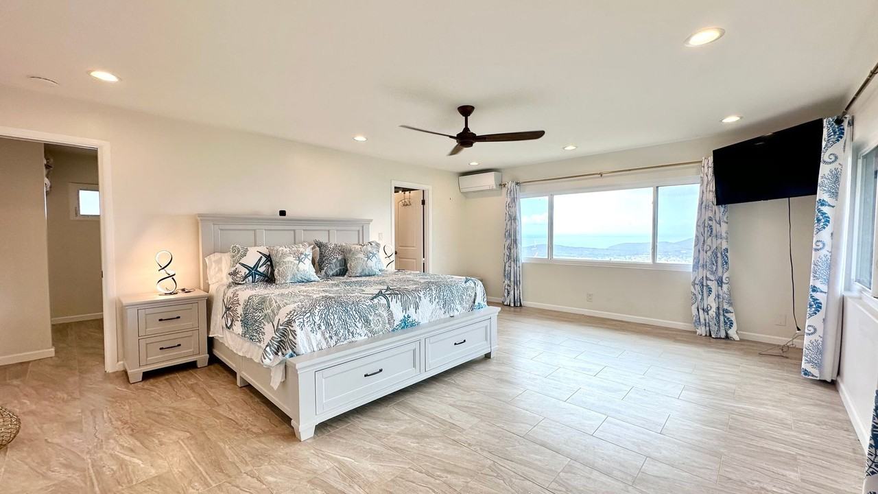 1034 Kaumoku St - Photo 3 of 40