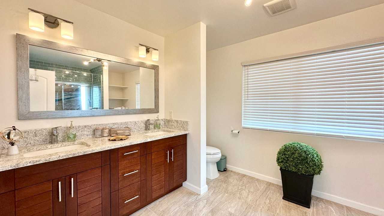 1034 Kaumoku St - Photo 7 of 40