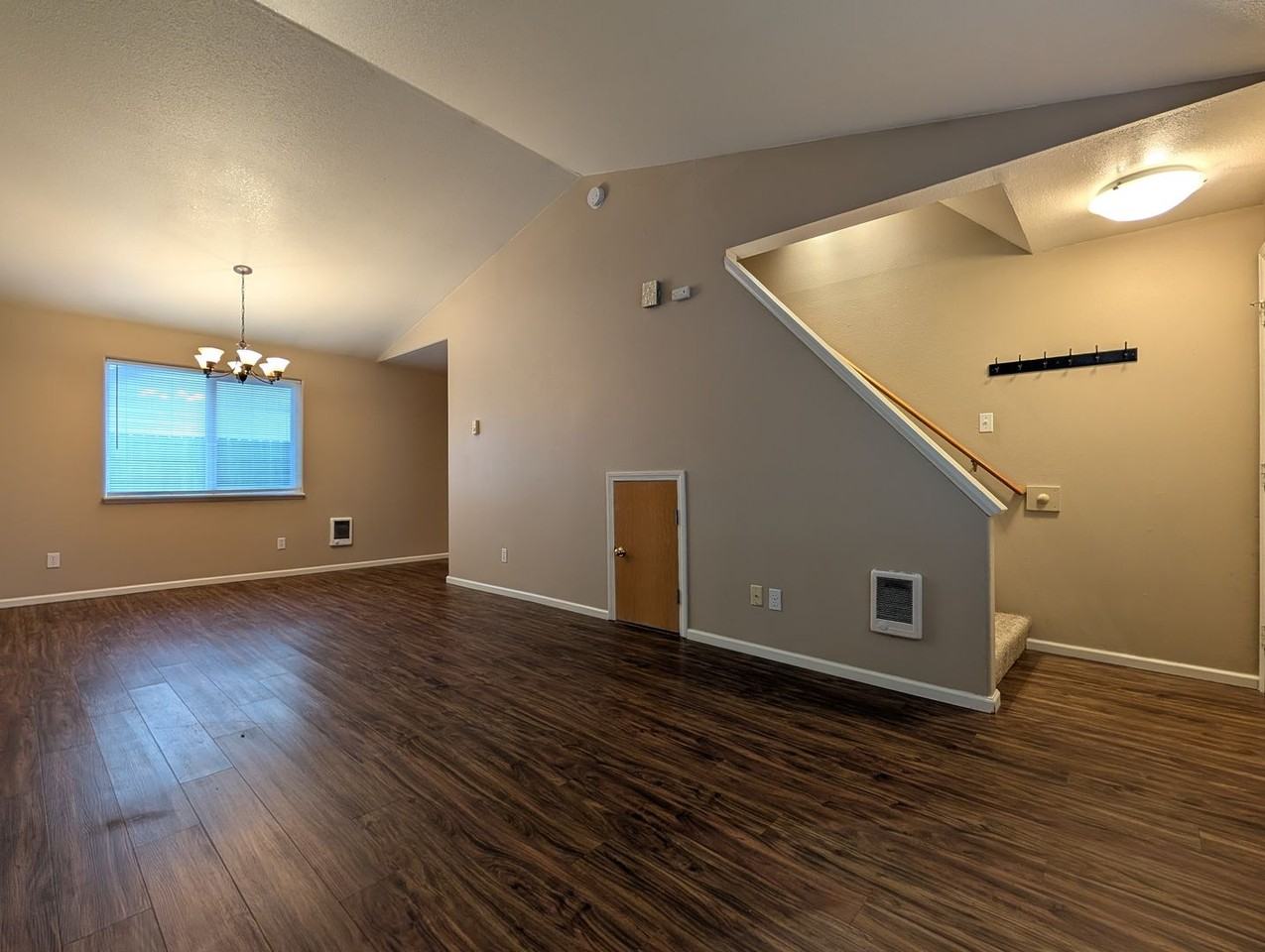 2068 Scott Rd - Photo 4 of 23