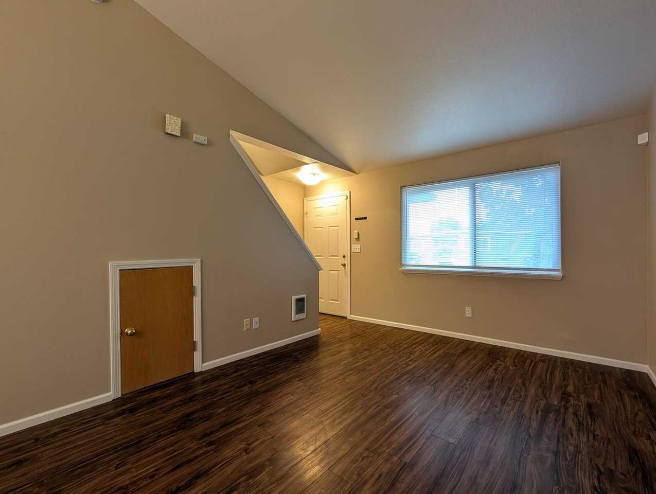 2068 Scott Rd - Photo 5 of 23