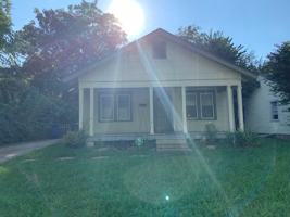 featured image of 412 S Urbana Ave