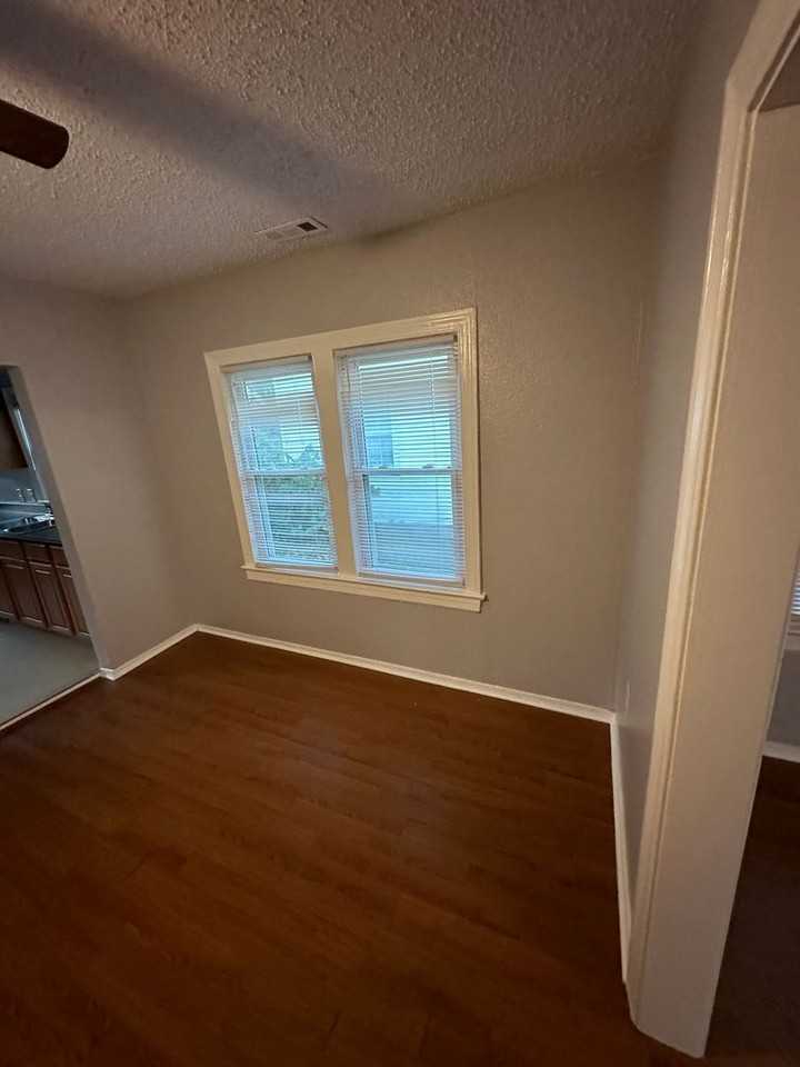 412 S Urbana Ave - Photo 6 of 17