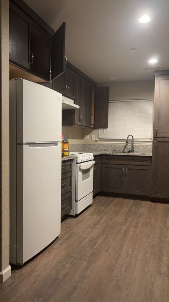 717 Faller Ave - Photo 2 of 10