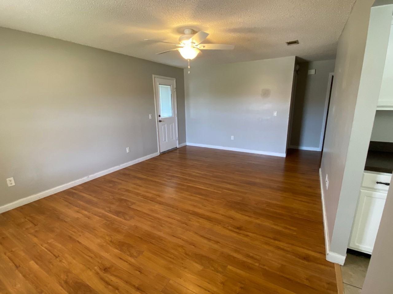 722 Cindy Ln - Photo 2 of 18