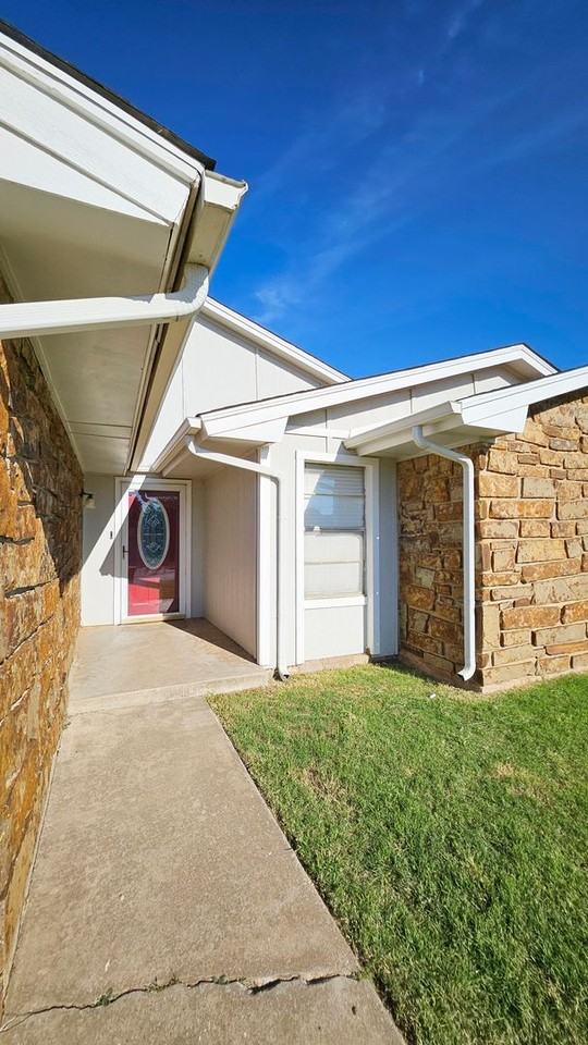 10029 South Fairview Drive - Photo 3 of 26