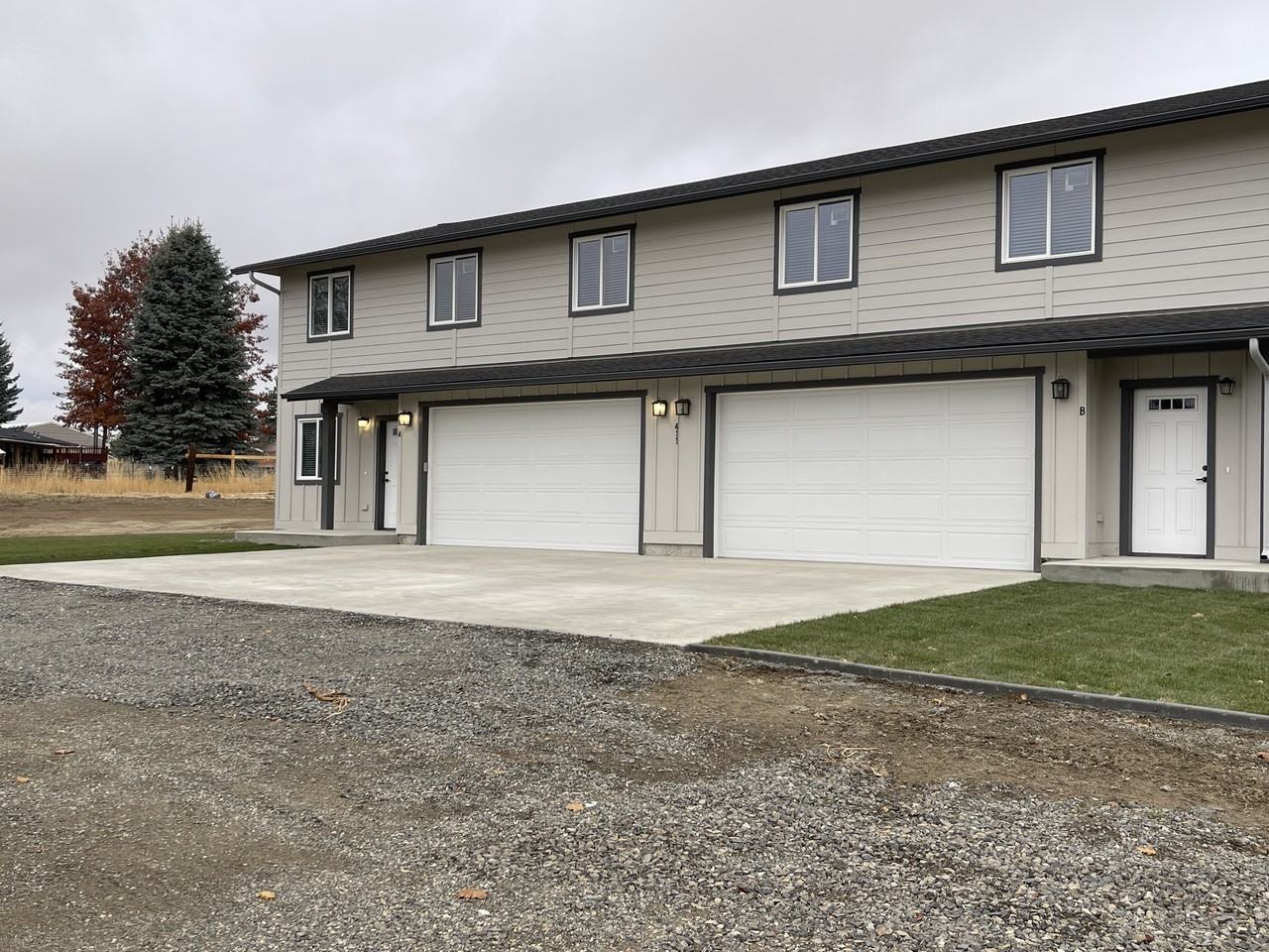 411 West Poplar Street - Photo 4 of 42