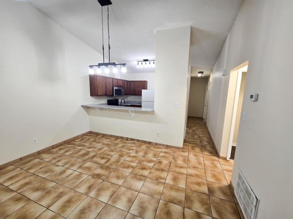 851 East Church Avenue - Photo 3 of 20