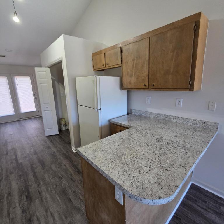 1214 Peyton Cir - Photo 4 of 13